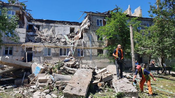 Последствия обстрела города Стаханов в ЛНР