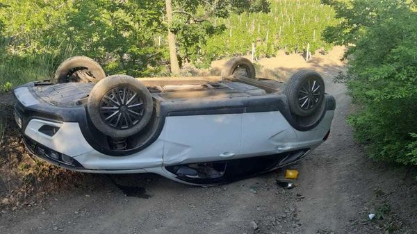 Под Судаком перевернулась машина с детьми