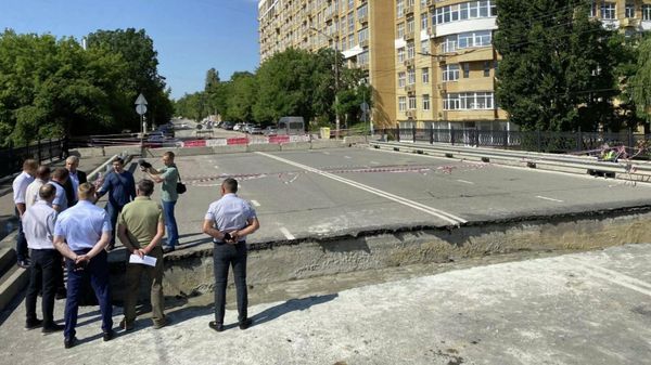 Мост на улице Толстого в Симферополе