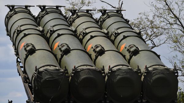 Работа зенитно-ракетной системы ПВО С-300В4 