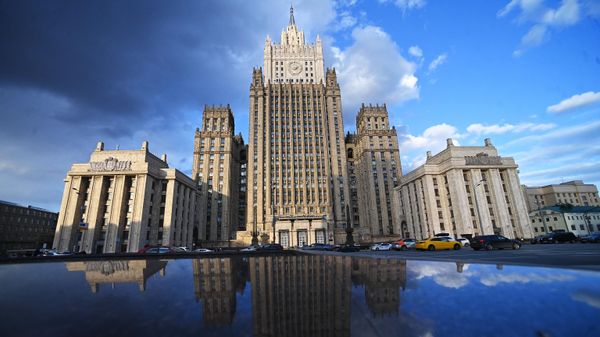Здание Министерства иностранных дел РФ в Москве Здание Министерства иностранных дел РФ в Москве