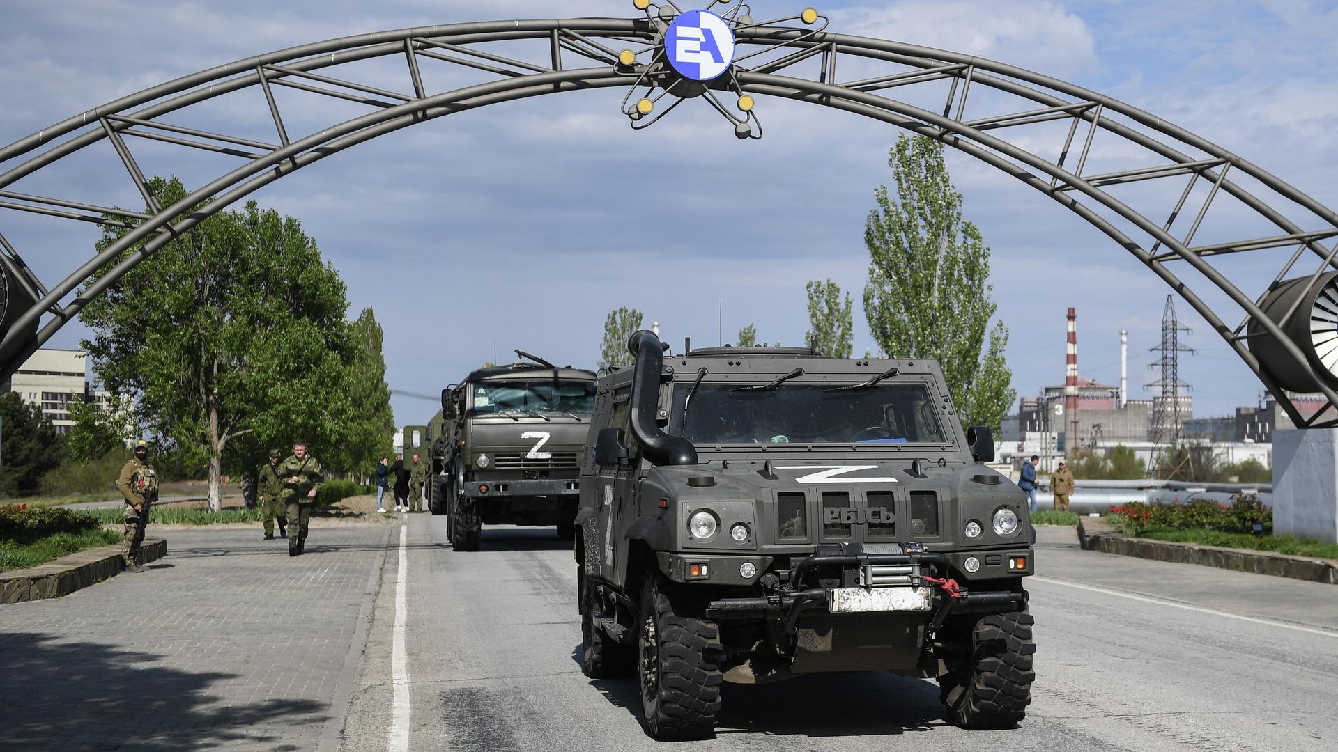 Военная техника ВС РФ на территории Запорожской АЭС в Энергодаре Военная техника ВС РФ на территории Запорожской АЭС в Энергодаре - РИА Новости, 1920, 19.08.2022