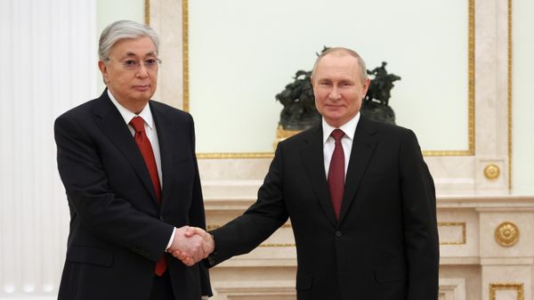 Президент РФ Владимир Путин и президент Казахстана Касым-Жомарт Токаев