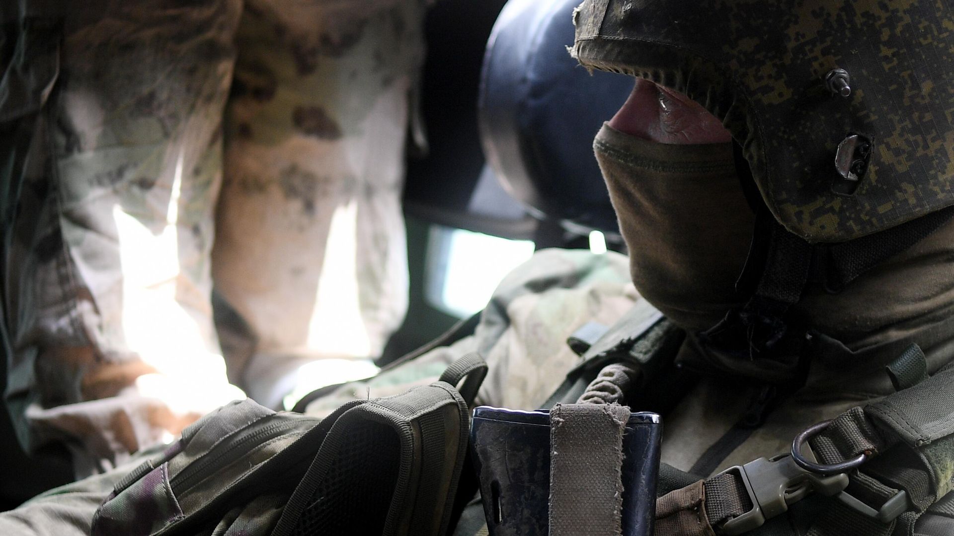 Военнослужащий ВС РФ в южном секторе специальной военной операции на Украине. Военнослужащий ВС РФ в южном секторе специальной военной операции на Украине. - РИА Новости, 1920, 03.12.2022