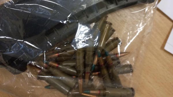 Конфискованные боевые патроны у мужчины, следовавшего в Крым