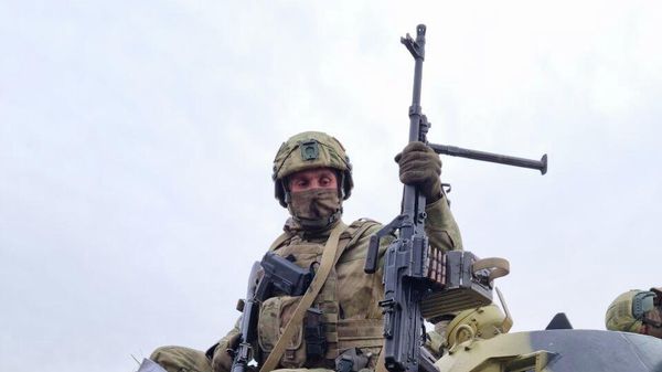Боец ВС РФ