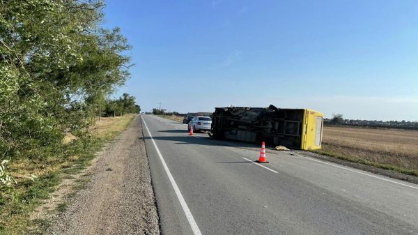 В Сакском районе столкнулись легковушка и рейсовый автобус
