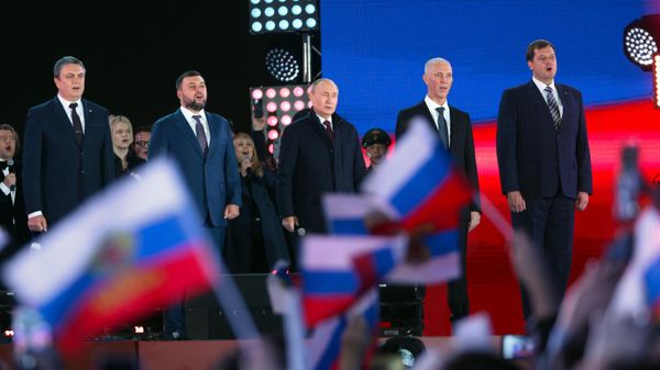 Президент РФ В. Путин принял участие в митинге-концерте на Красной площади