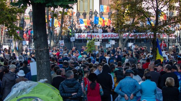 Антиправительственный митинг в Кишиневе