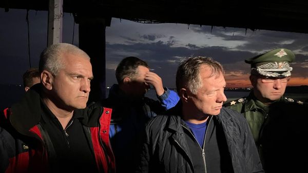 Глава РК Сергей Аксенов и вице-премьер РФ Марат Хуснуллин у Крымского моста