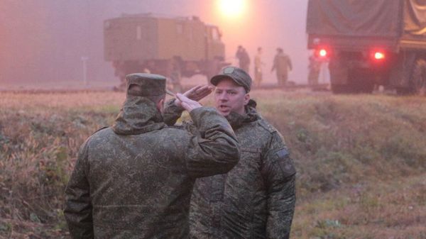 Прибытие первых эшелонов с российскими военнослужащими, входящими в состав региональной группировки войск (сил), в Республику Беларусь.