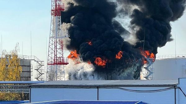 ВСУ обстреляли нефтебазу в Белгородской области