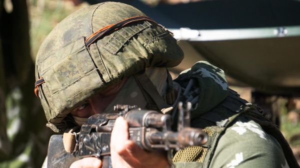 Боец ВС РФ. Архивное фото