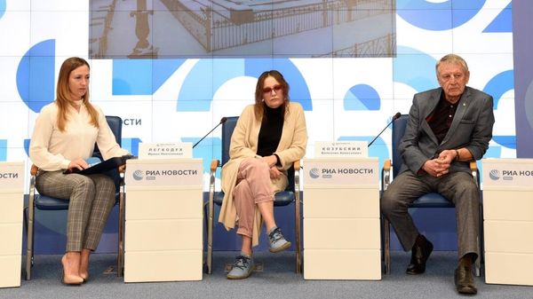 Презентация документального фильма Крымские ароматы французских духов
