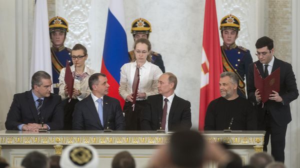 Подписание Договора между РФ и Республикой Крым о принятии в РФ Республики Крым и образовании в составе РФ новых субъектов