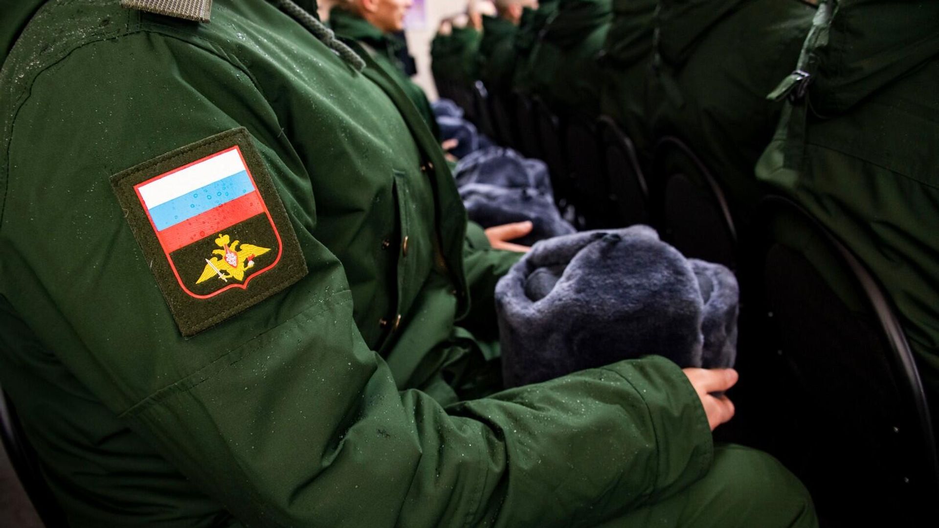 В Крыму призывников провожают к месту службы. Проводы состоялись на территории военного комиссариата Республики Крым - РИА Новости, 1920, 06.03.2023