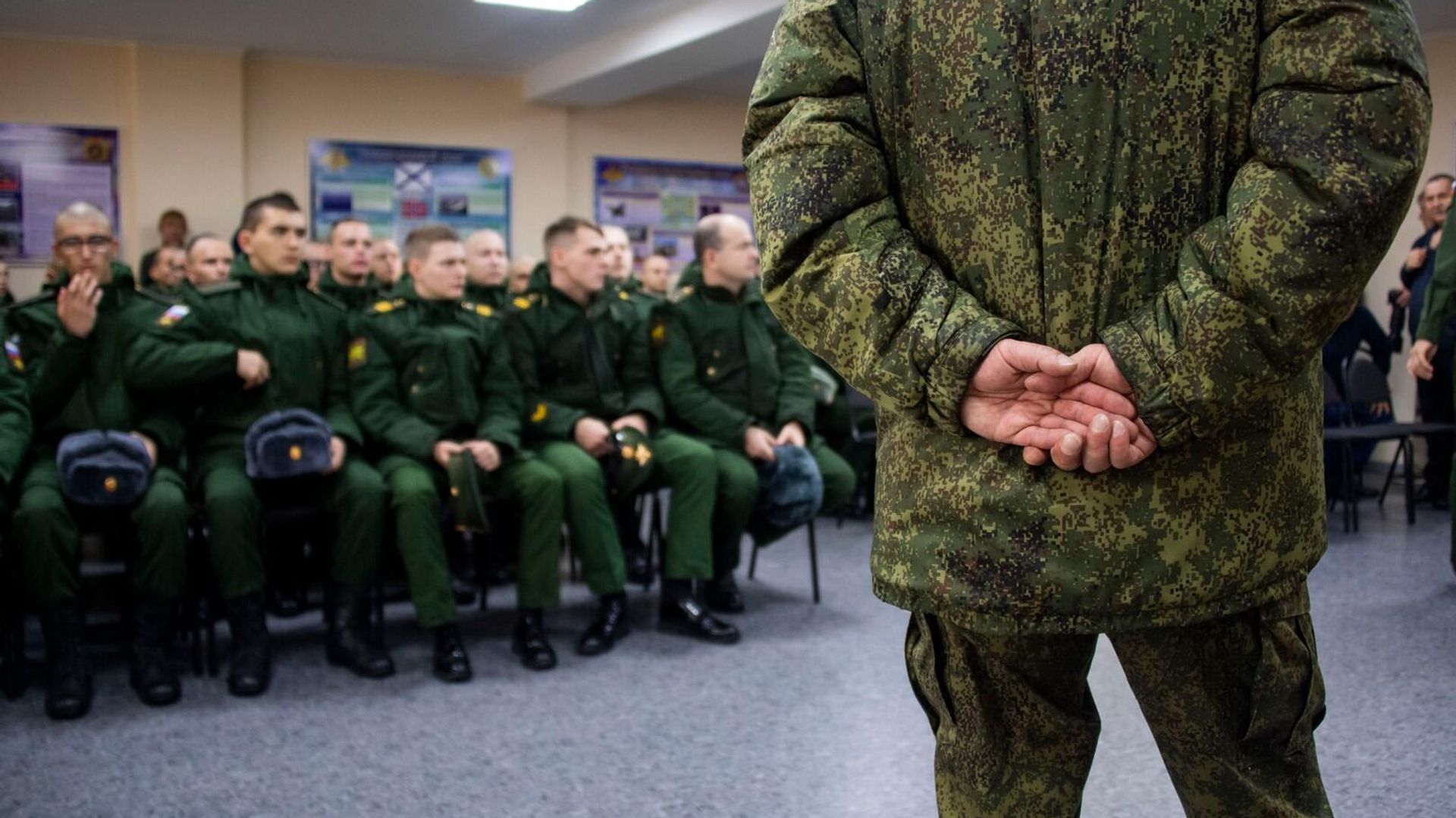 В Крыму призывников провожают к месту службы. Проводы состоялись на территории военного комиссариата Республики Крым  - РИА Новости, 1920, 22.11.2022