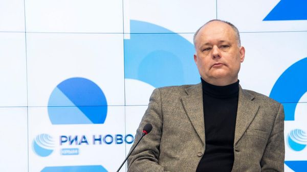 Профессор кафедры истории России КФУ им. В.И. Вернадского Олег Романько