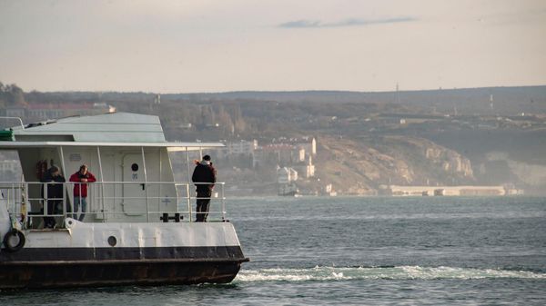 Катер в бухте Севастополя