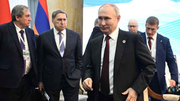 Президент РФ В. Путин принял участие в работе саммита ЕАЭС в Бишкеке