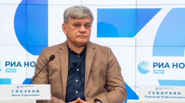 Главный врач роддома № 2 в Симферополе Илья Глазков
