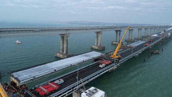На Крымском мосту завершили надвижку второго пролета по левой стороне автомобильной части