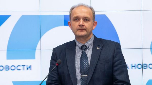 Председатель Комитета по образованию, науке и молодежной политике Государственного Совета Крыма Сергей Додонов Председатель Комитета по образованию, науке и молодежной политике Государственного Совета Крыма Сергей Додонов