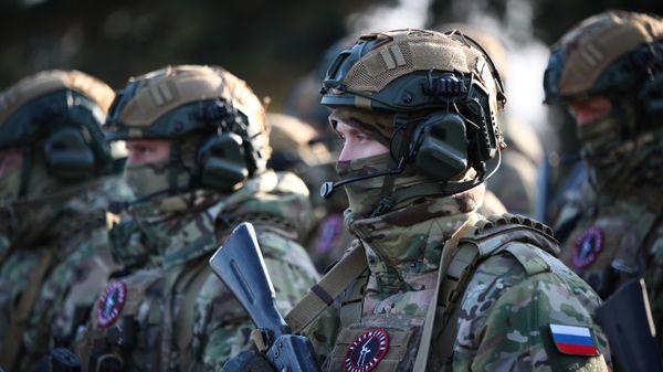 Добровольцы отряда Сталинград на Мамаевом кургане перед отправкой в зону проведения специальной военной операции
