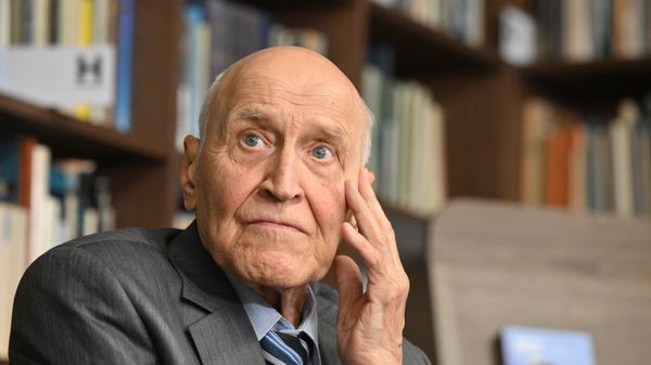 Ученый-зоолог, ведущий программы В мире животных Николай Дроздов