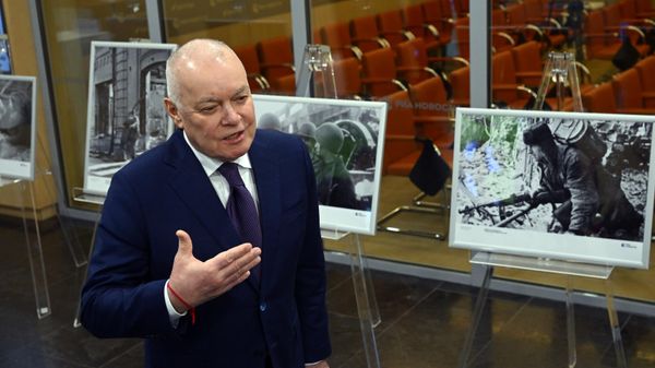 Генеральный директор медиагруппы Россия сегодня Дмитрий Киселев на презентации проекта Освобождение.1943 