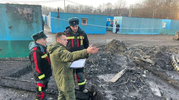 Последствия пожара в строительном городке в Севастополе Последствия пожара в строительном городке в Севастополе