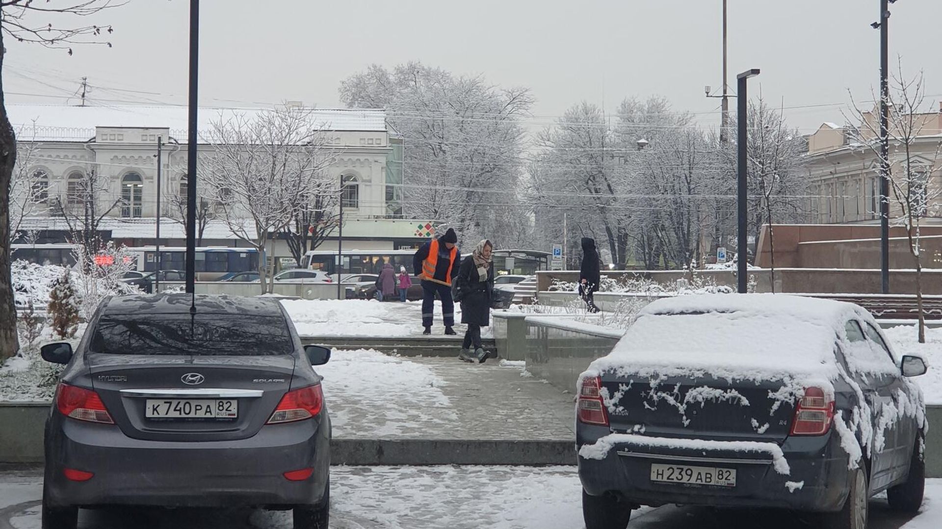 Работа коммунальщиков в центре Симферополя - РИА Новости, 1920, 03.02.2023
