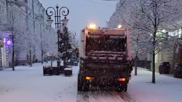 Работа спецтехники в центре Симферополя