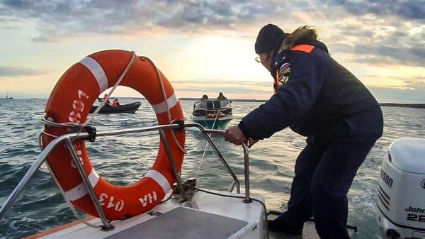 В Керченском проливе спасли судно и четверых моряков