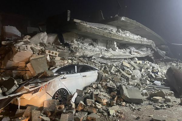 Разрушения после землетрясения в сирийском Азмарине 