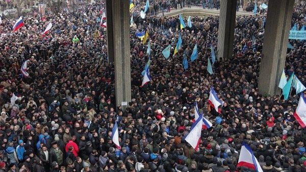 Митинг у стен Верховного Совета АРК в Симферополе, 26 февраля 2014 года