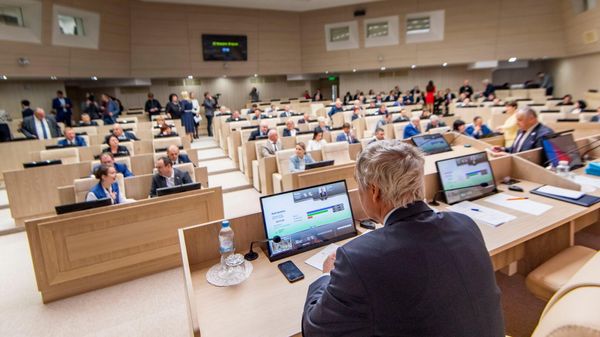 В сессионном зале Госсовета Республики Крым