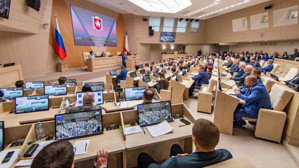 В сессионном зале Госсовета Республики Крым