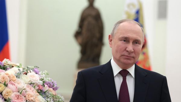 Владимир Путин поздравил женщин с 8 марта