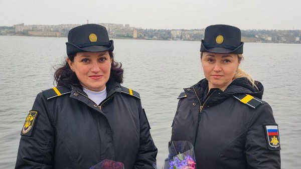 Военнослужащие ЧФ старший матрос Марина Фалеева и главный старшина Татьяна Целуйко, отразившие атаку беспилотных аппаратов на объекты в Крыму и Севастополе Военнослужащие ЧФ старший матрос Марина Фалеева и главный старшина Татьяна Целуйко, отразившие атаку беспилотных аппаратов на объекты в Крыму и Севастополе