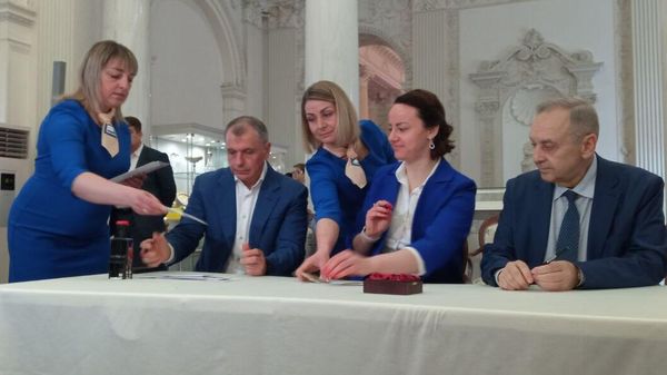 В Ялте погасили почтовую марку к 240-летию вхождения Крыма, Тамани и Кубани в Россию