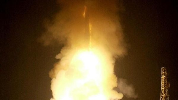 Невооруженная межконтинентальная баллистическая ракета Minuteman III запускается с базы ВВС Ванденберг, Калифорния. Фото AFP