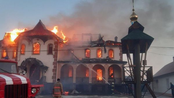 В Черновицкой области сожгли храм Иова Почаевского канонической УПЦ 