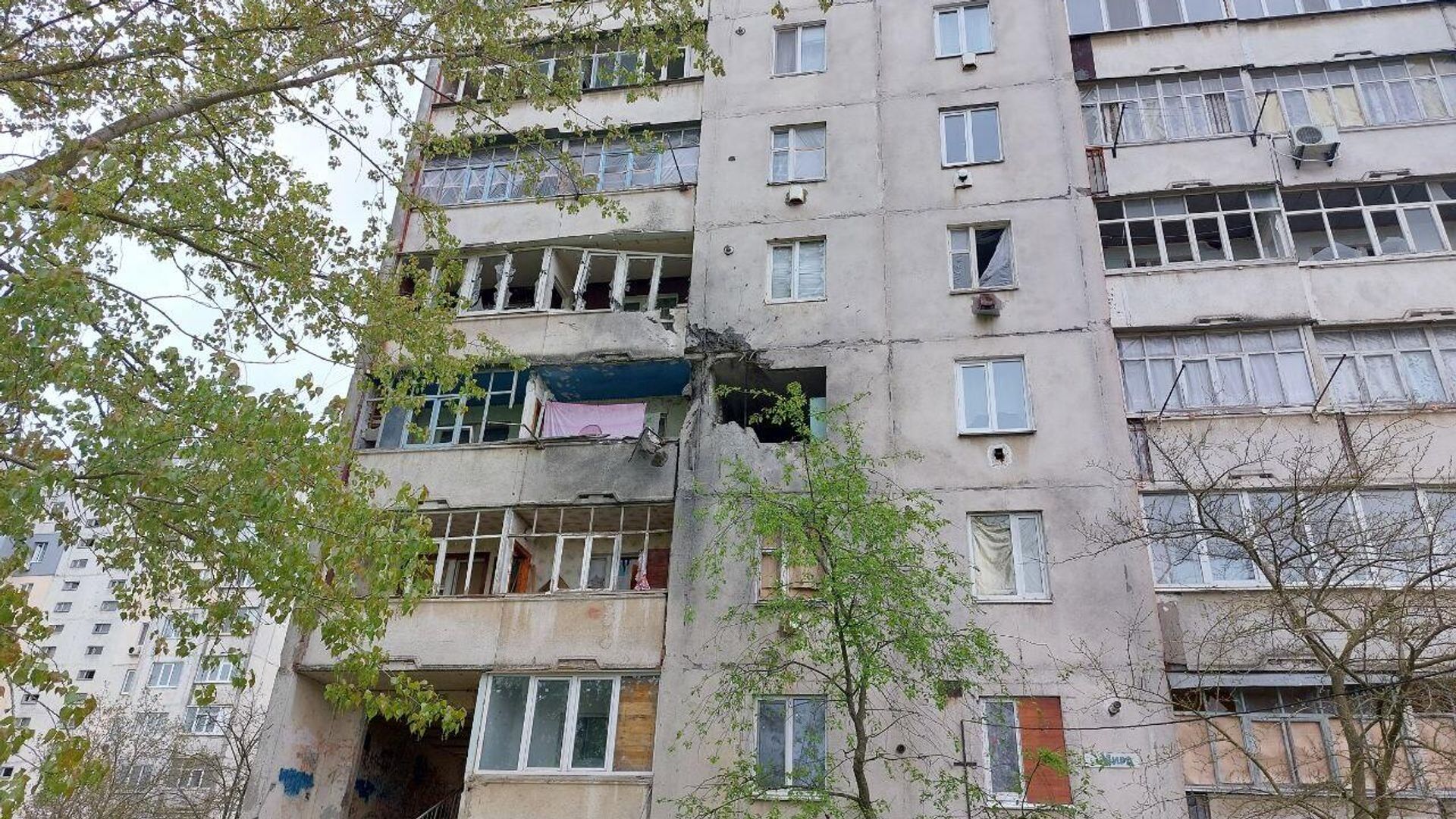 Город Алешки Херсонской области. Попадание снаряда ВСУ в жилой дом - РИА Новости, 1920, 13.04.2024