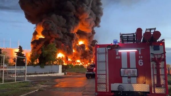 Пожар на нефтебазе в Севастополе Пожар на нефтебазе в Севастополе