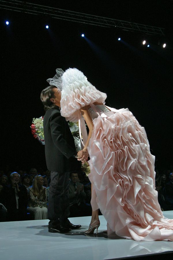 Показ коллекции Валентина Юдашкина, 2007 год