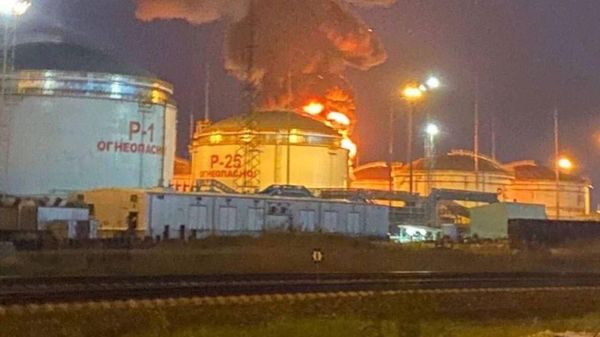 Пожар на нефтебазе в порту Тамань Краснодарского края