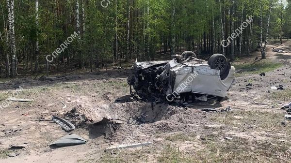 Взорванный автомобиль Захара Прилепина