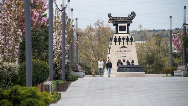 Севастополь. Матросский бульвар. Памятник Казарскому