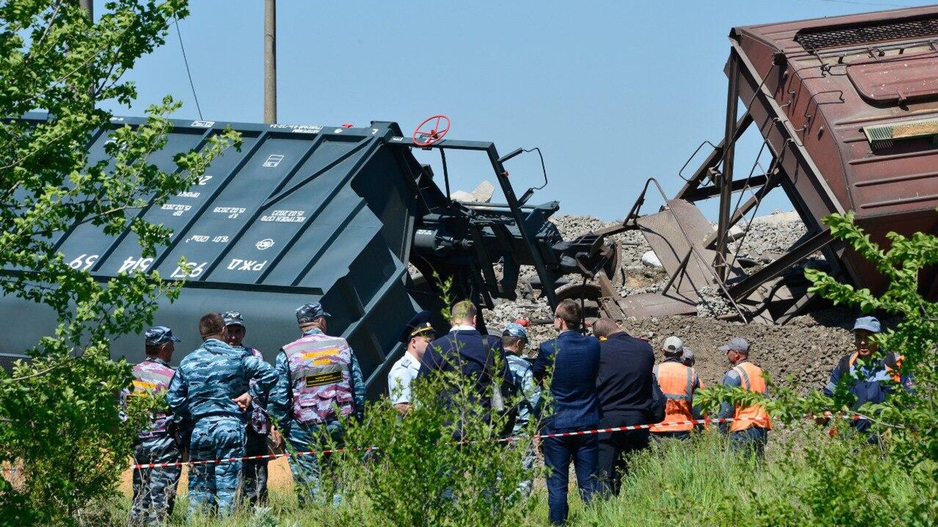 В Крыму с рельсов сошли вагоны с зерном — видео с места событий - РИА Новости, 1920, 18.05.2023